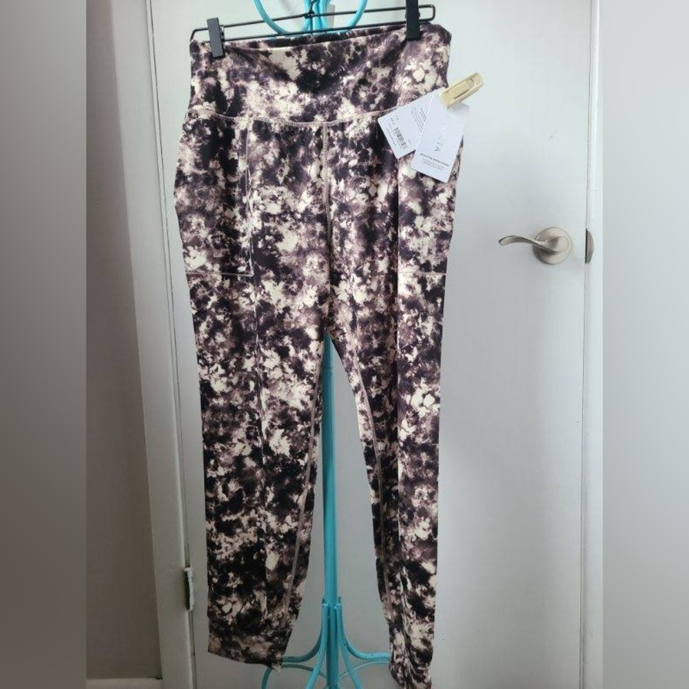 NWT Athleta Salutation Printed Jogger | Black Tie Dye Print | Size Large